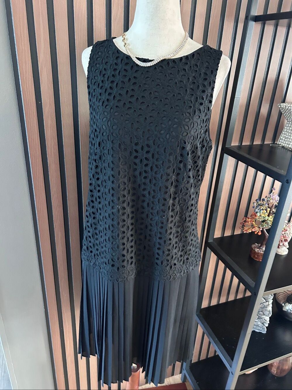 LOFT Ann Taylor Women’s Size 6 Black Eyelet Lined Dress w/Pleated Skirt